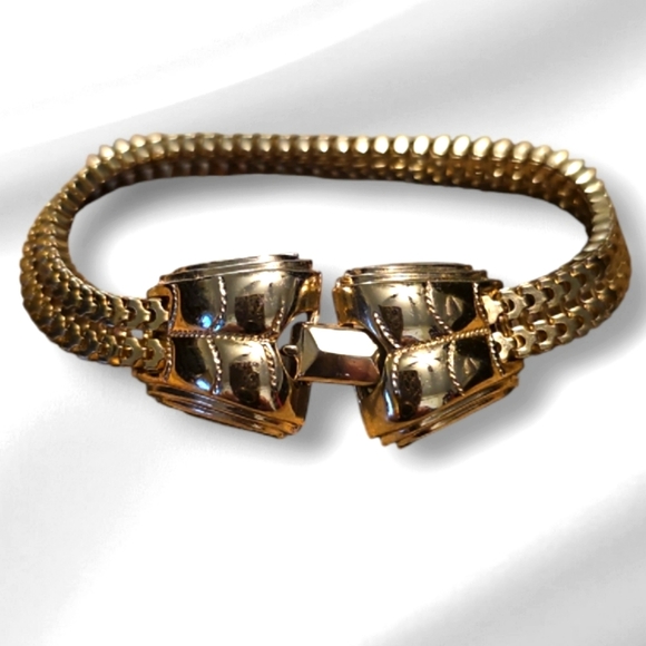 Rare Find,1960,Vintage & Charming Signed EJM GoldTone Bracelet Basket Wave. - Picture 9 of 9